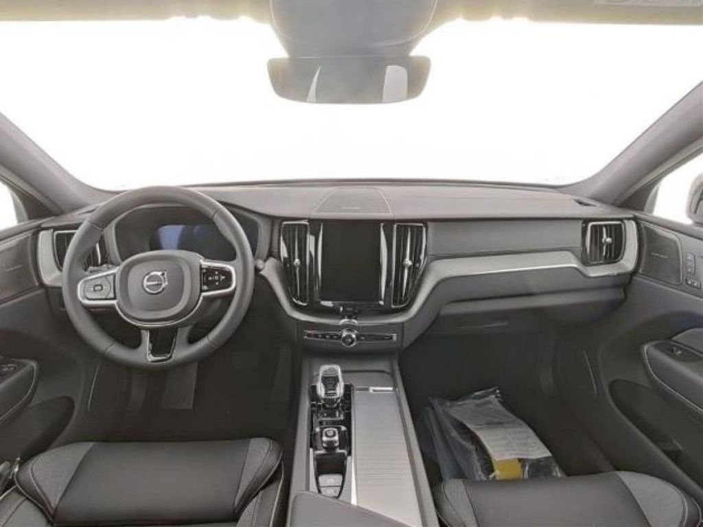 Volvo XC60 2025