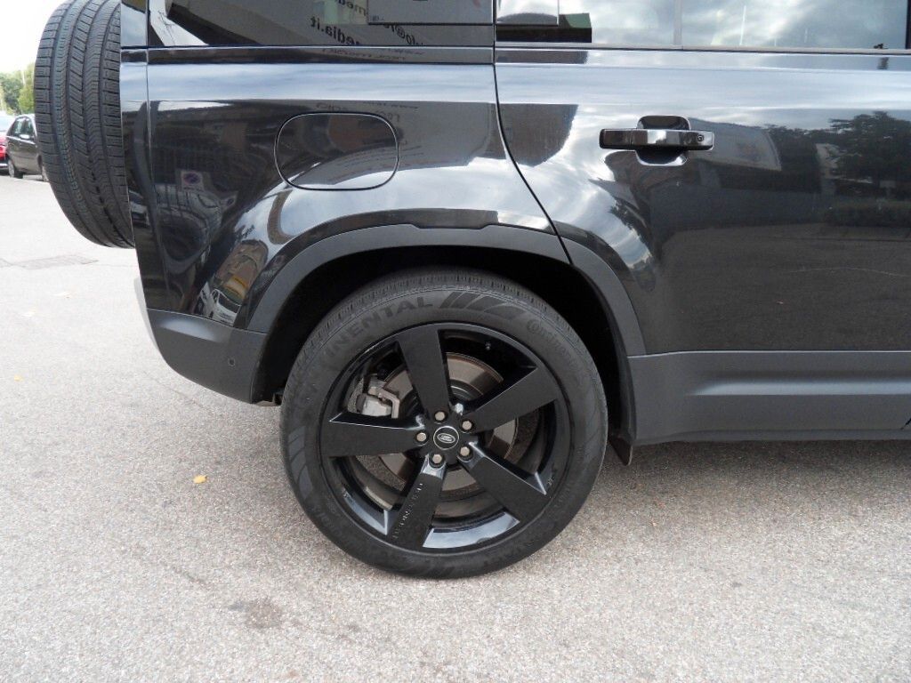 Land Rover Defender 2022