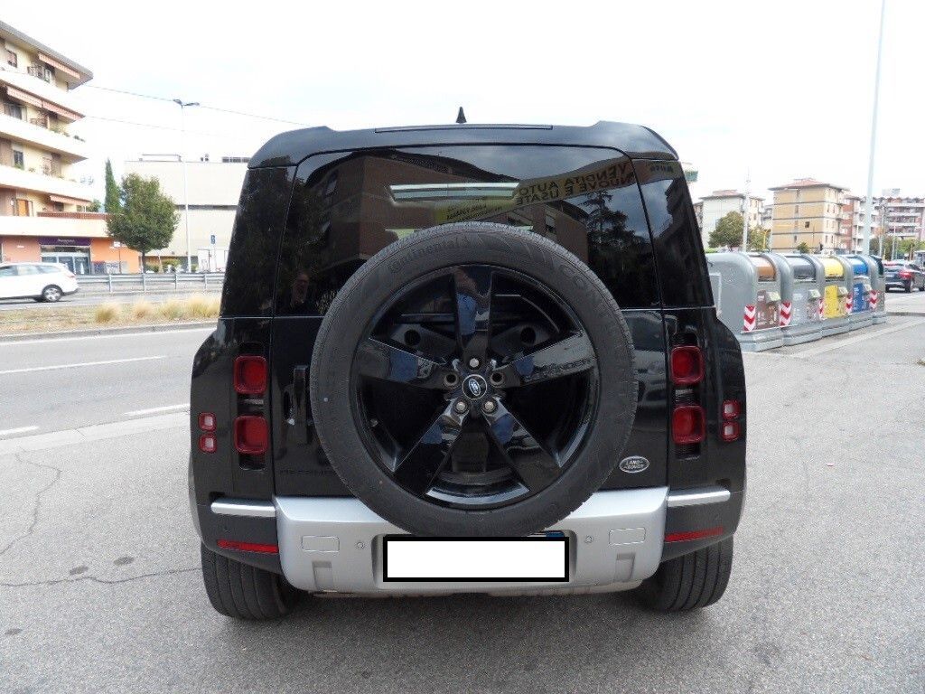 Land Rover Defender 2022