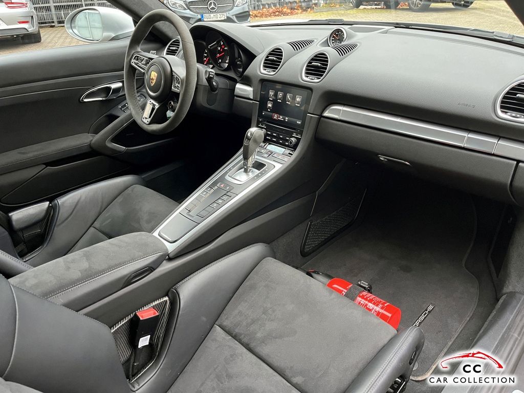 Porsche Cayman 2023