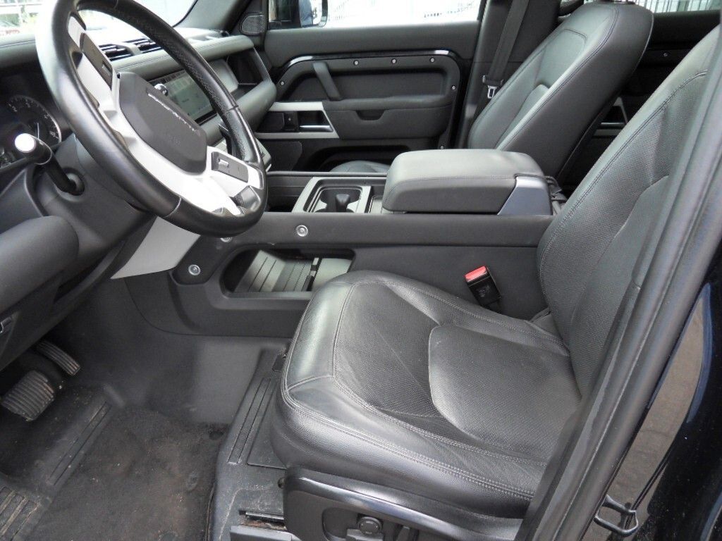 Land Rover Defender 2022