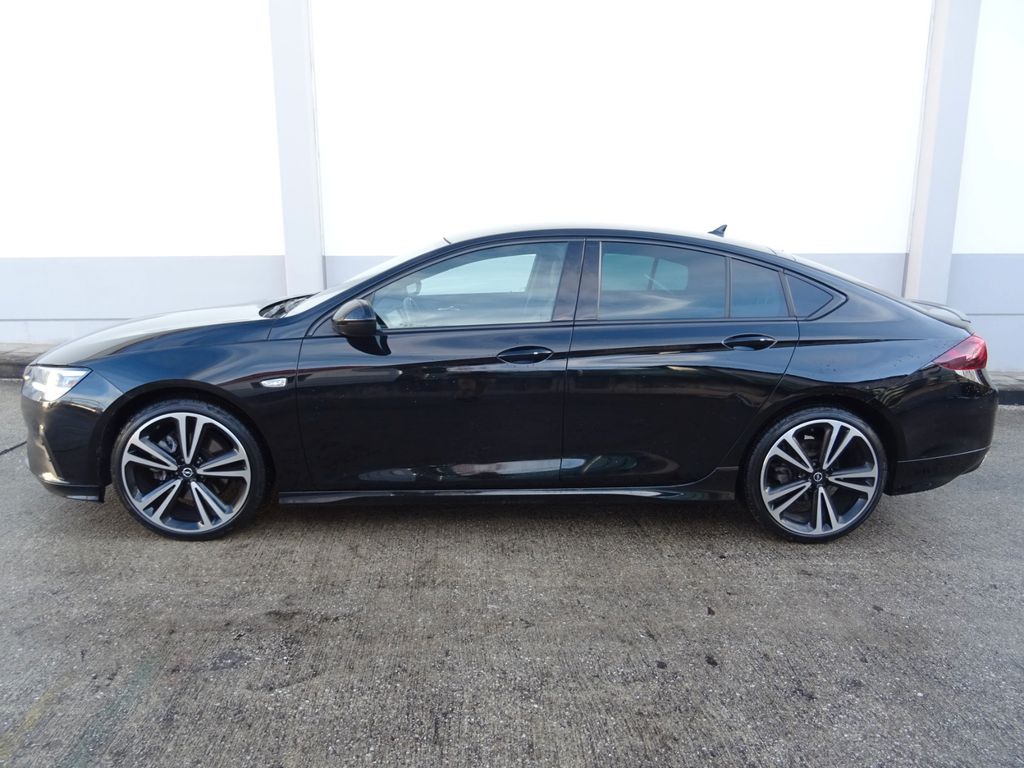 Opel Insignia 2021
