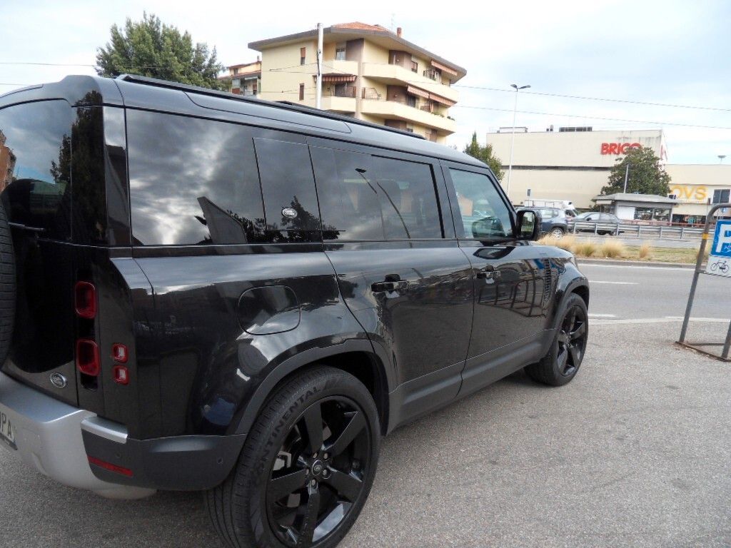 Land Rover Defender 2022