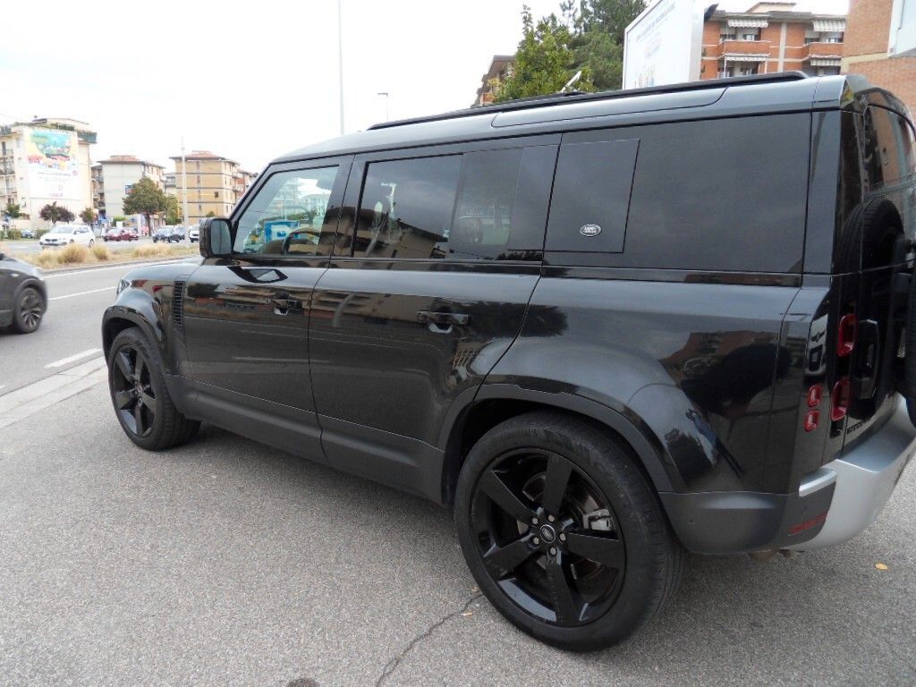Land Rover Defender 2022