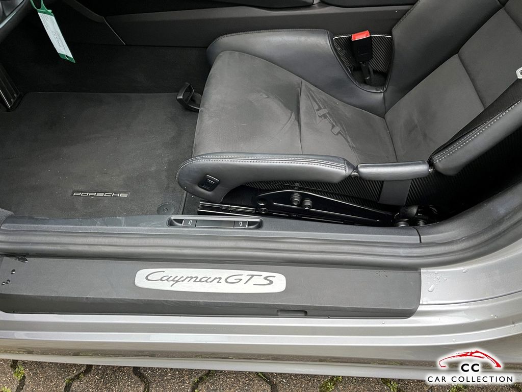 Porsche Cayman 2023