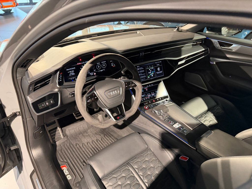 Audi RS6 2025