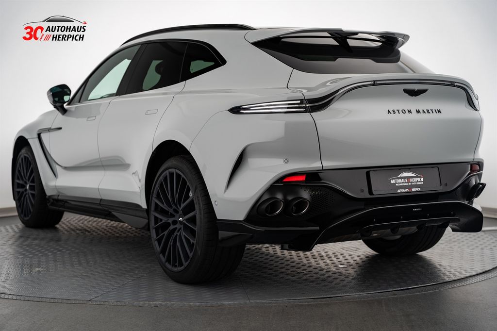 Aston Martin DBX 2025