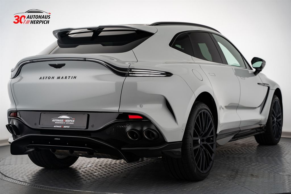 Aston Martin DBX 2025