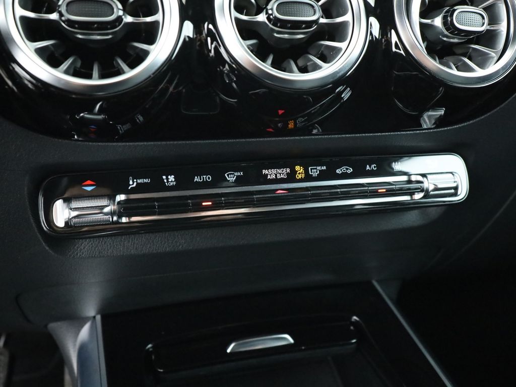 Mercedes-Benz EQA 2022