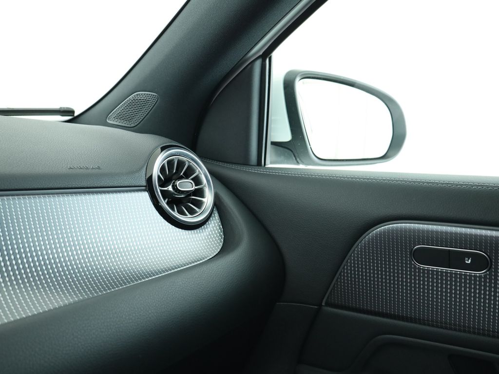 Mercedes-Benz EQA 2022