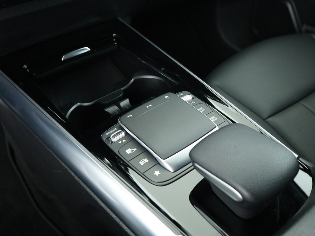 Mercedes-Benz EQA 2022