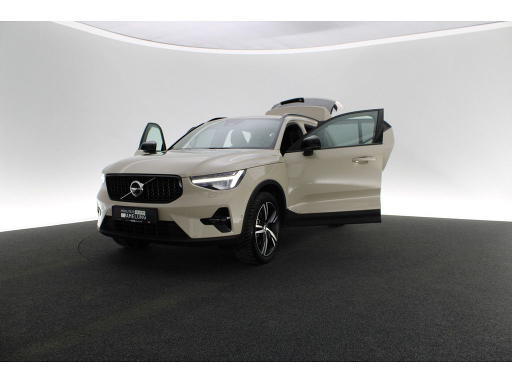 Volvo XC40 2025