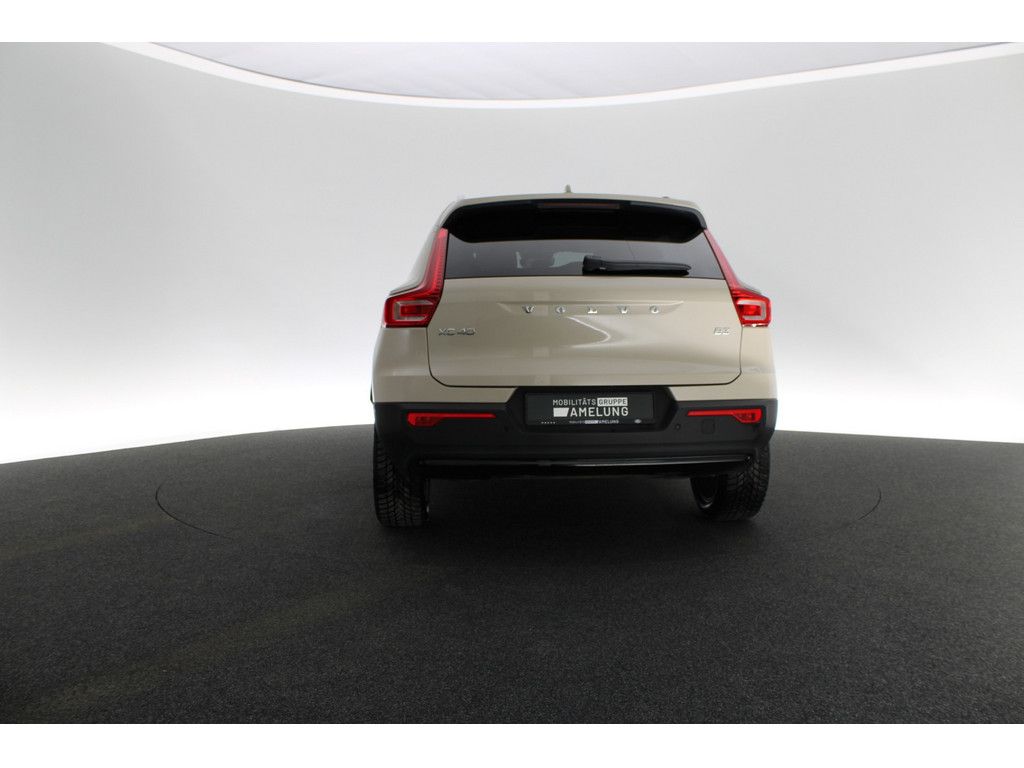Volvo XC40 2025