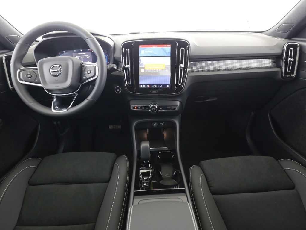 Volvo XC40 2024