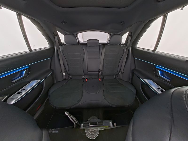 Mercedes-Benz E 300 2025