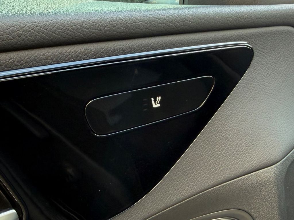 Mercedes-Benz C 300 2023