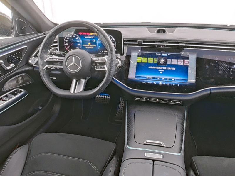 Mercedes-Benz E 300 2025