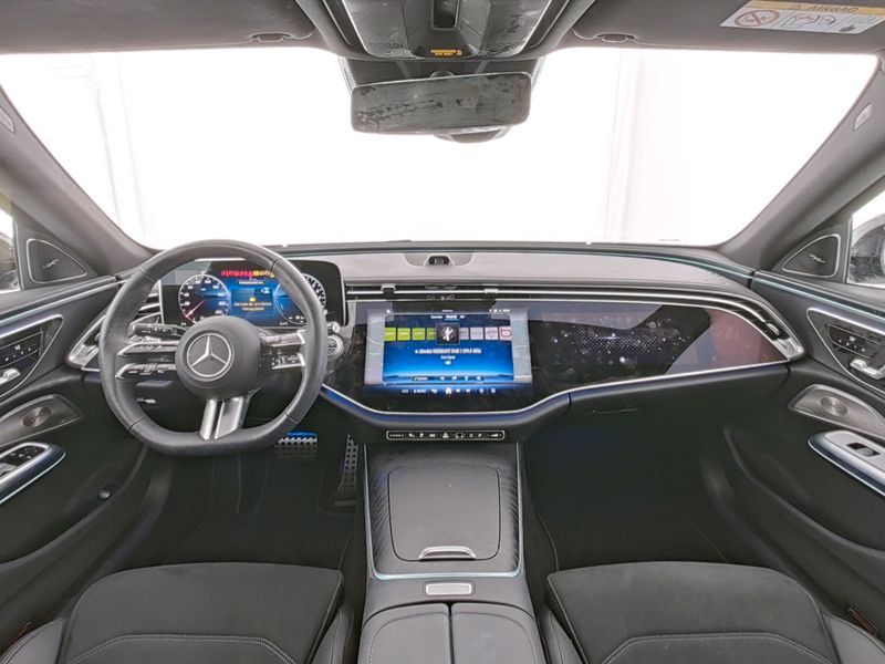 Mercedes-Benz E 300 2025