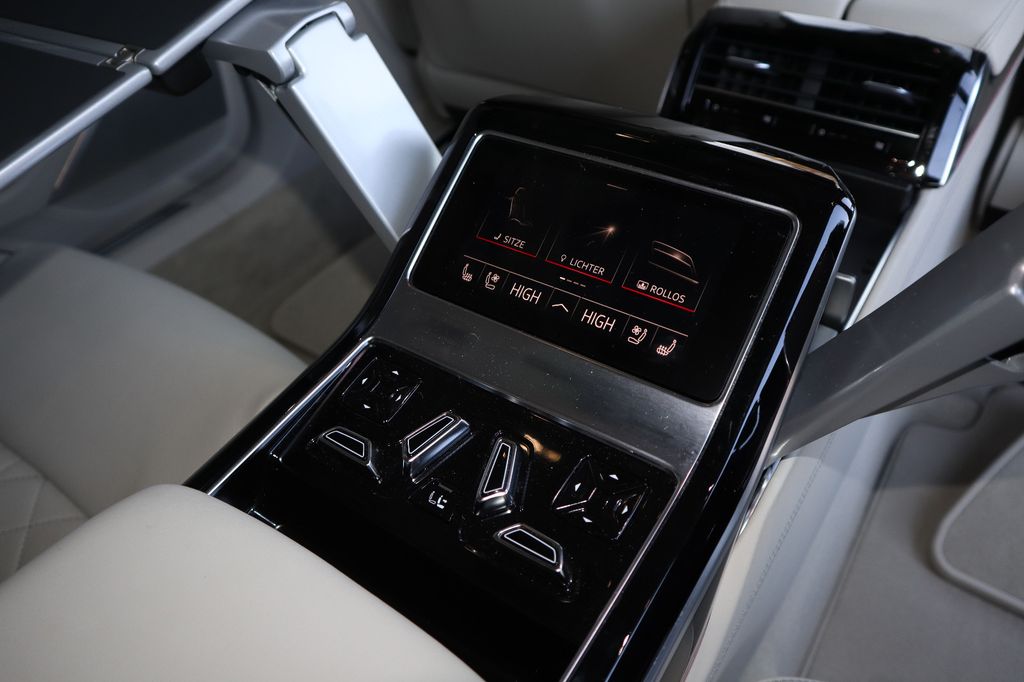 Audi A8 2025