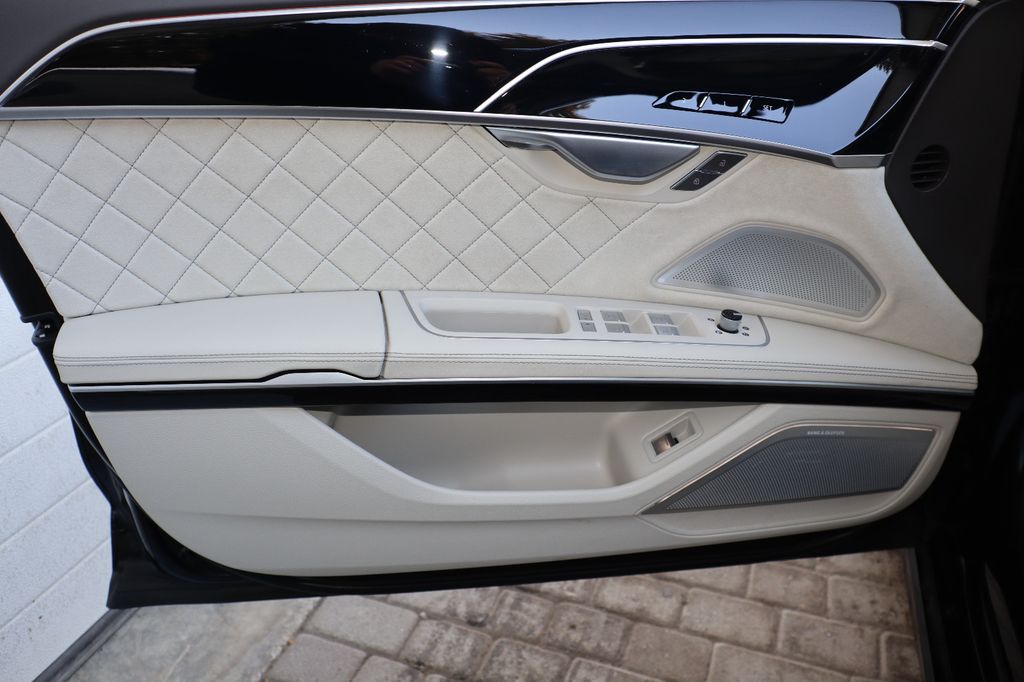 Audi A8 2025