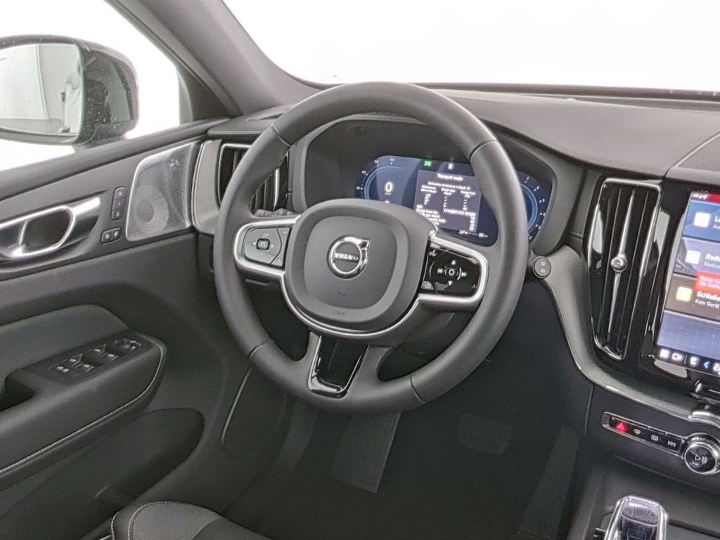 Volvo XC60 2025
