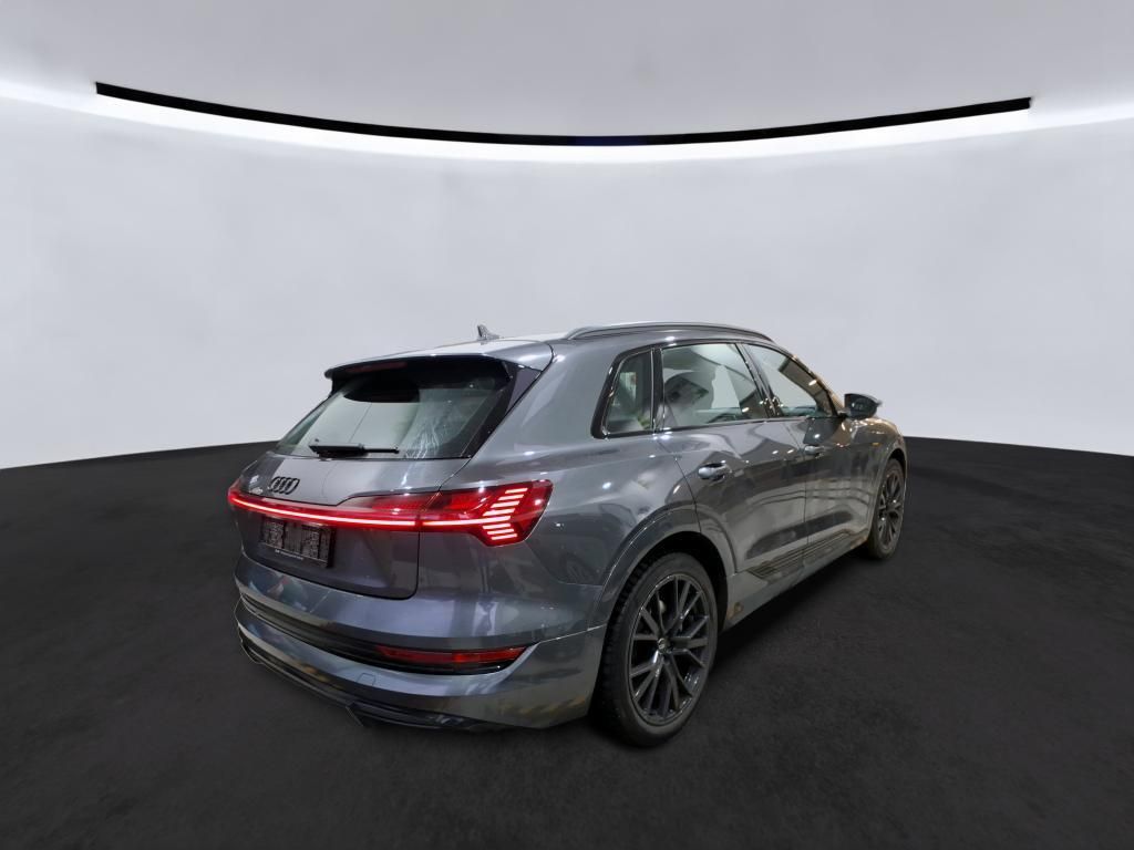 Audi e-tron 2022