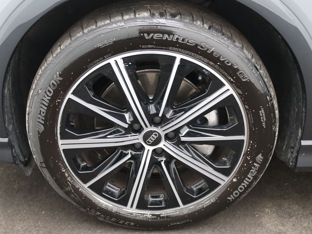 Audi Q4 e-tron 2025