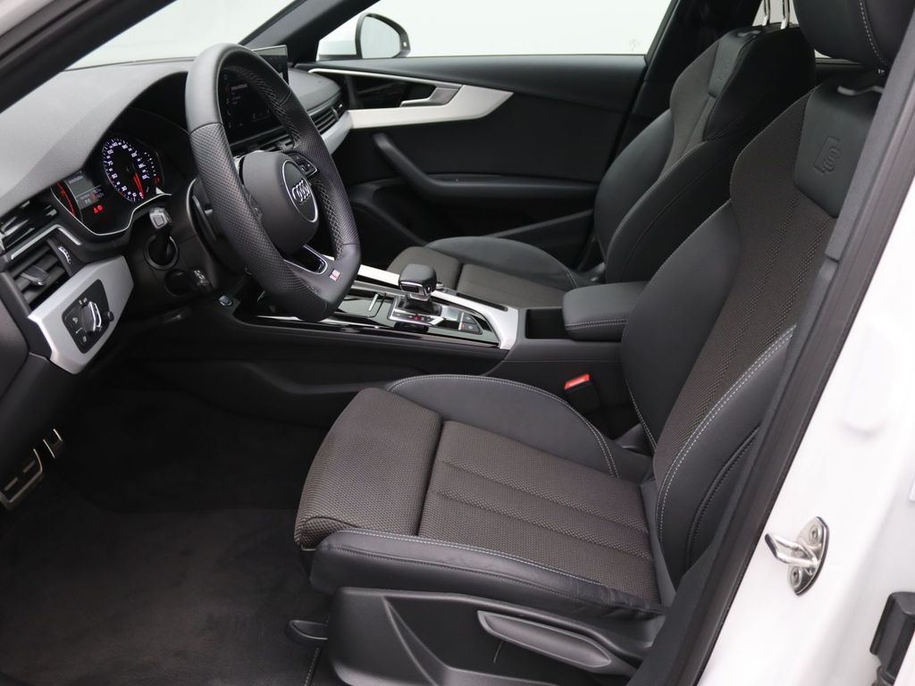Audi A4 2023