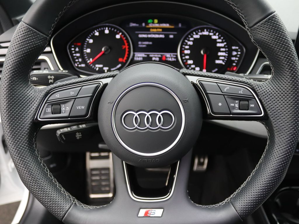 Audi A4 2023