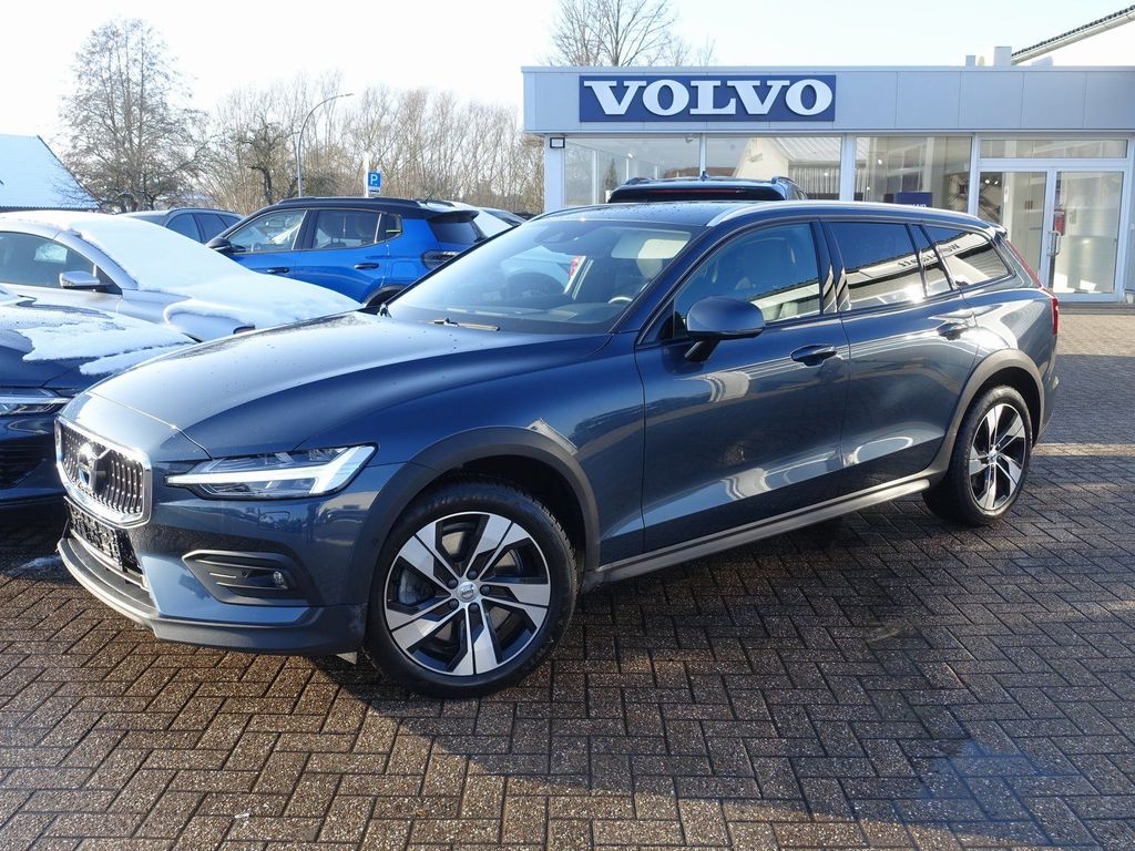 Volvo V60 Cross Country 2021