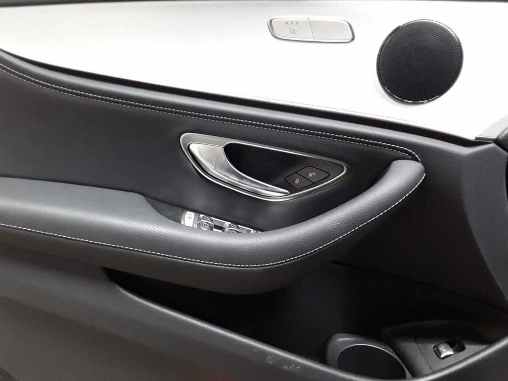 Mercedes-Benz E 300 2022