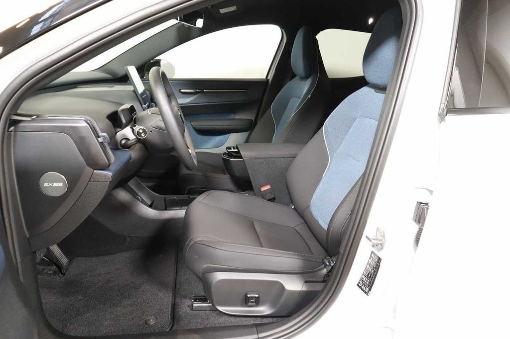 Volvo EX30 2025
