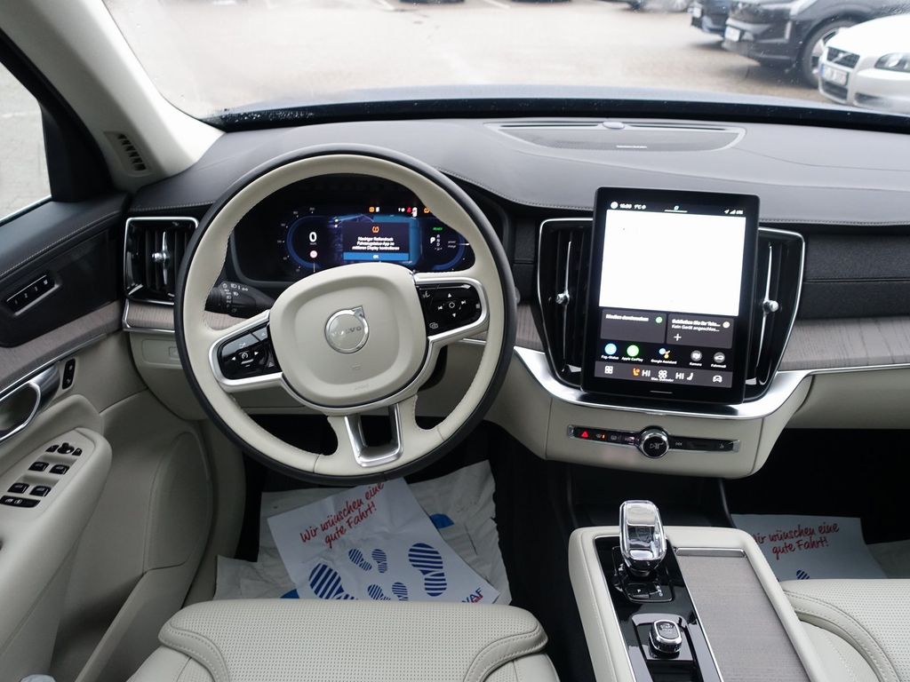 Volvo XC90 2025
