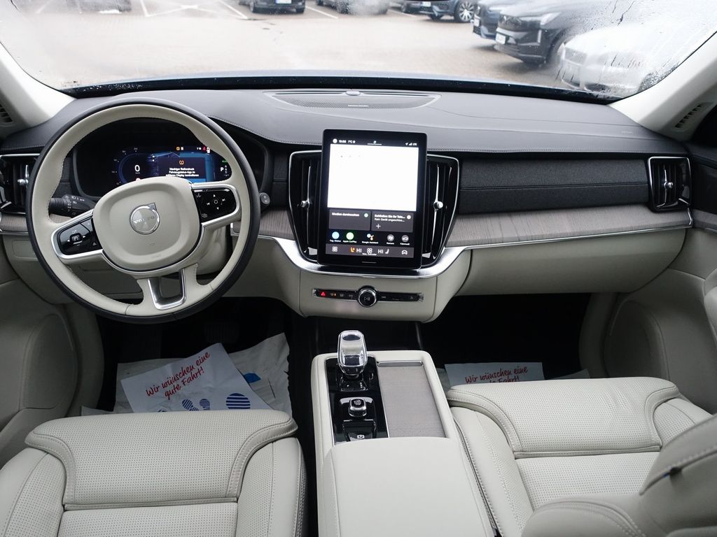 Volvo XC90 2025