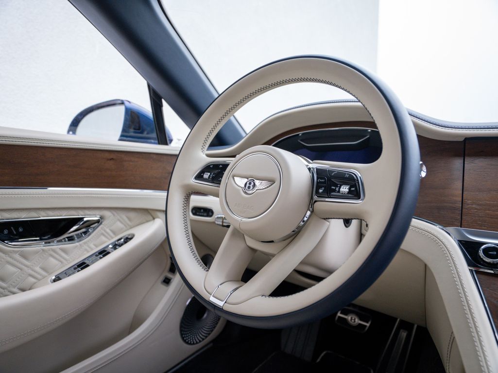 Bentley Continental GTC 2022