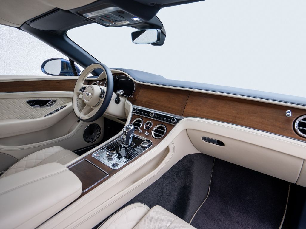 Bentley Continental GTC 2022