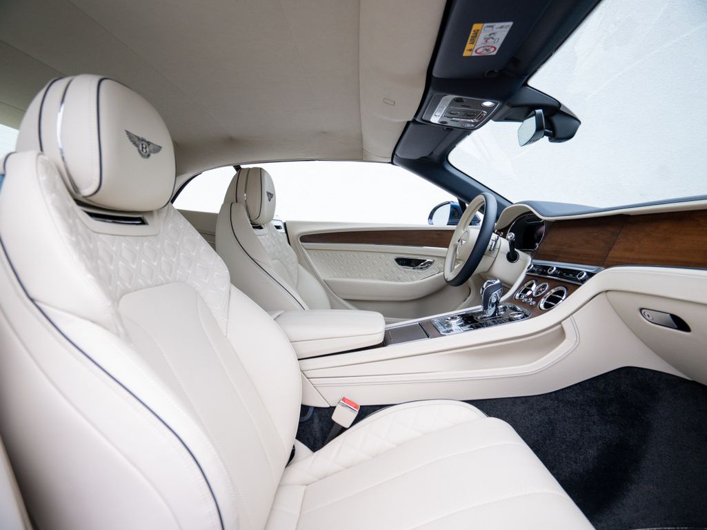 Bentley Continental GTC 2022