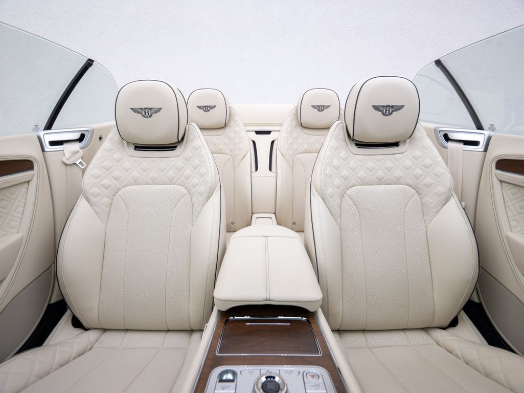 Bentley Continental GTC 2022
