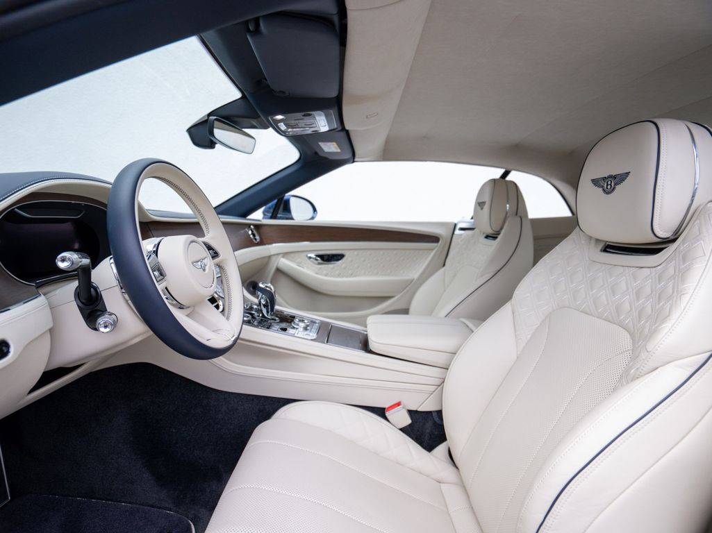 Bentley Continental GTC 2022