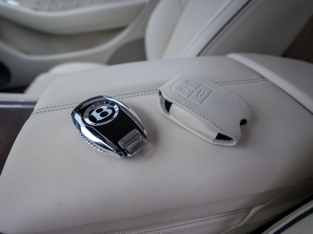 Bentley Continental GTC 2022