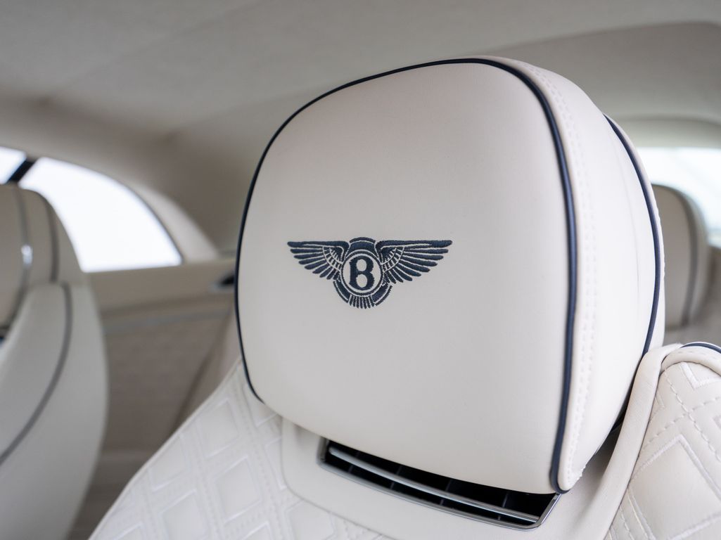 Bentley Continental GTC 2022