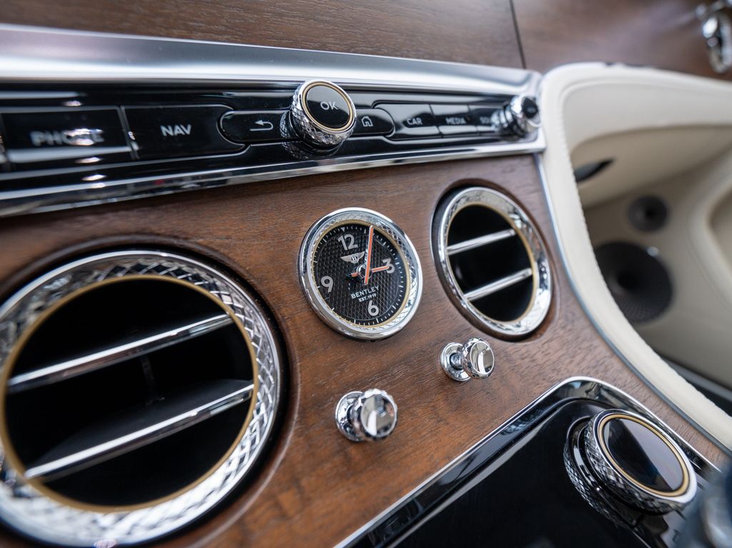 Bentley Continental GTC 2022