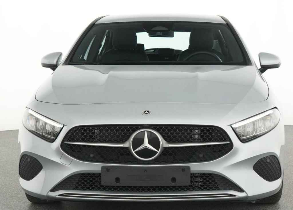 Mercedes-Benz A 180 2024