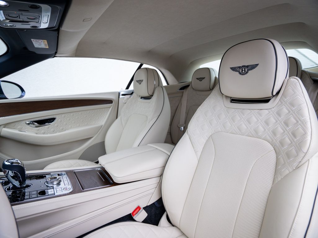 Bentley Continental GTC 2022