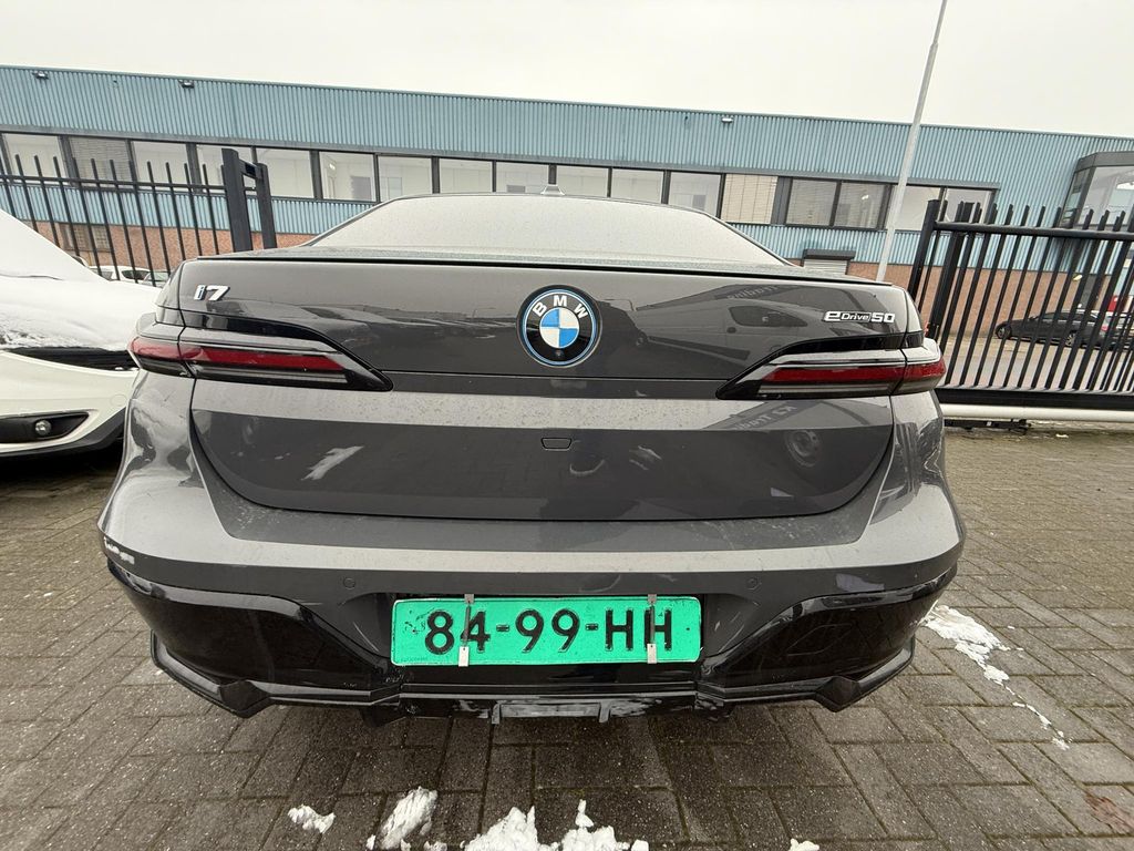 BMW i7 2024