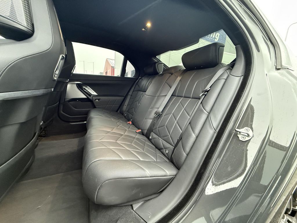 BMW i7 2024