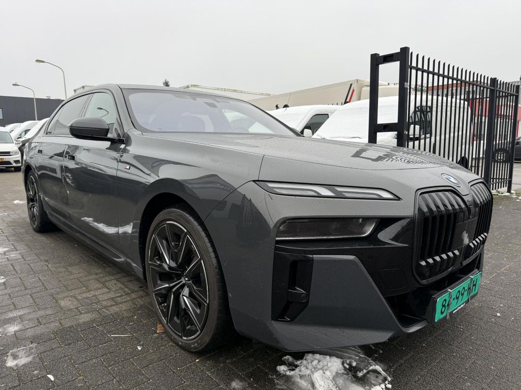 BMW i7 2024