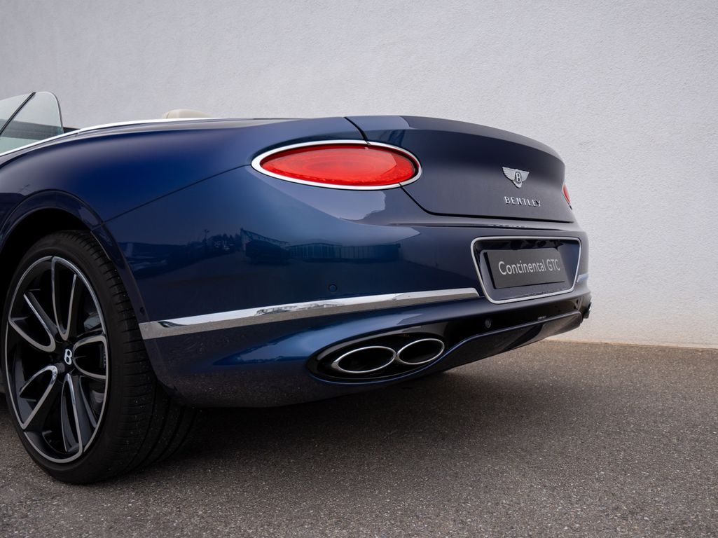 Bentley Continental GTC 2022
