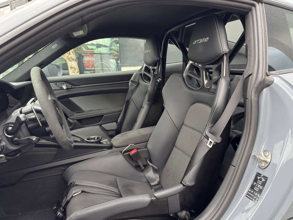 Porsche 992 2025