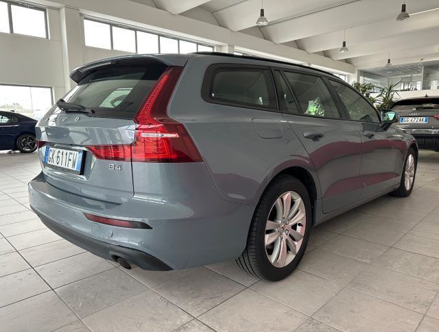 Volvo V60 2022